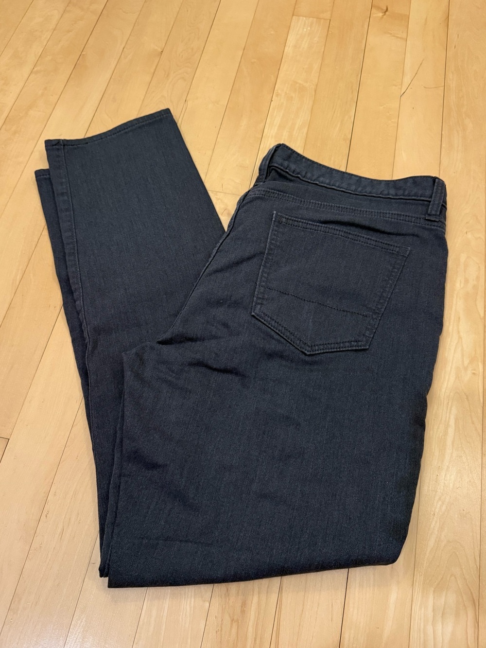 Banana Republic 33x32 Gray Travel Jean Athletic Fit